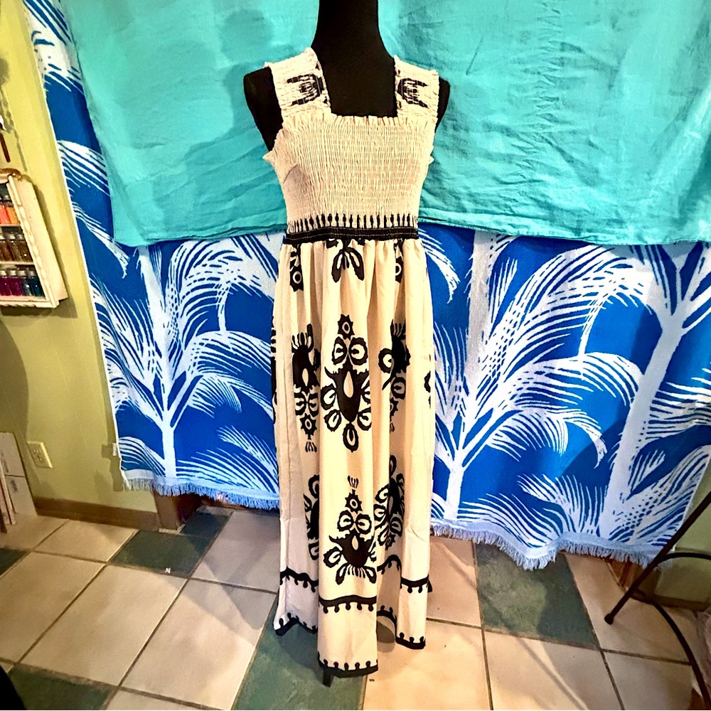 Floral Print Smocked Maxi Dress Lightweight Wide Straps Boho Beachy Flowy NWT